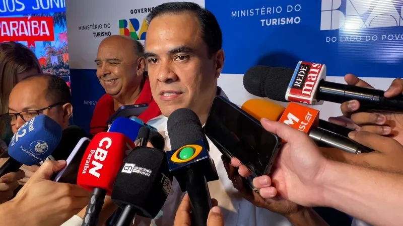Ministro anuncia R$ 45 mi para festejos juninos em 70 cidades na PB